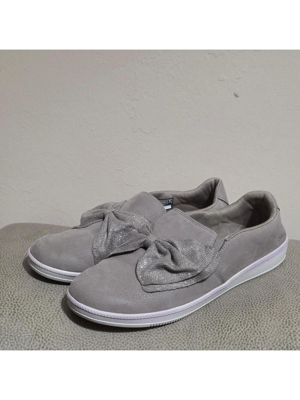 Skechers Women's Grey and Tan Trainer